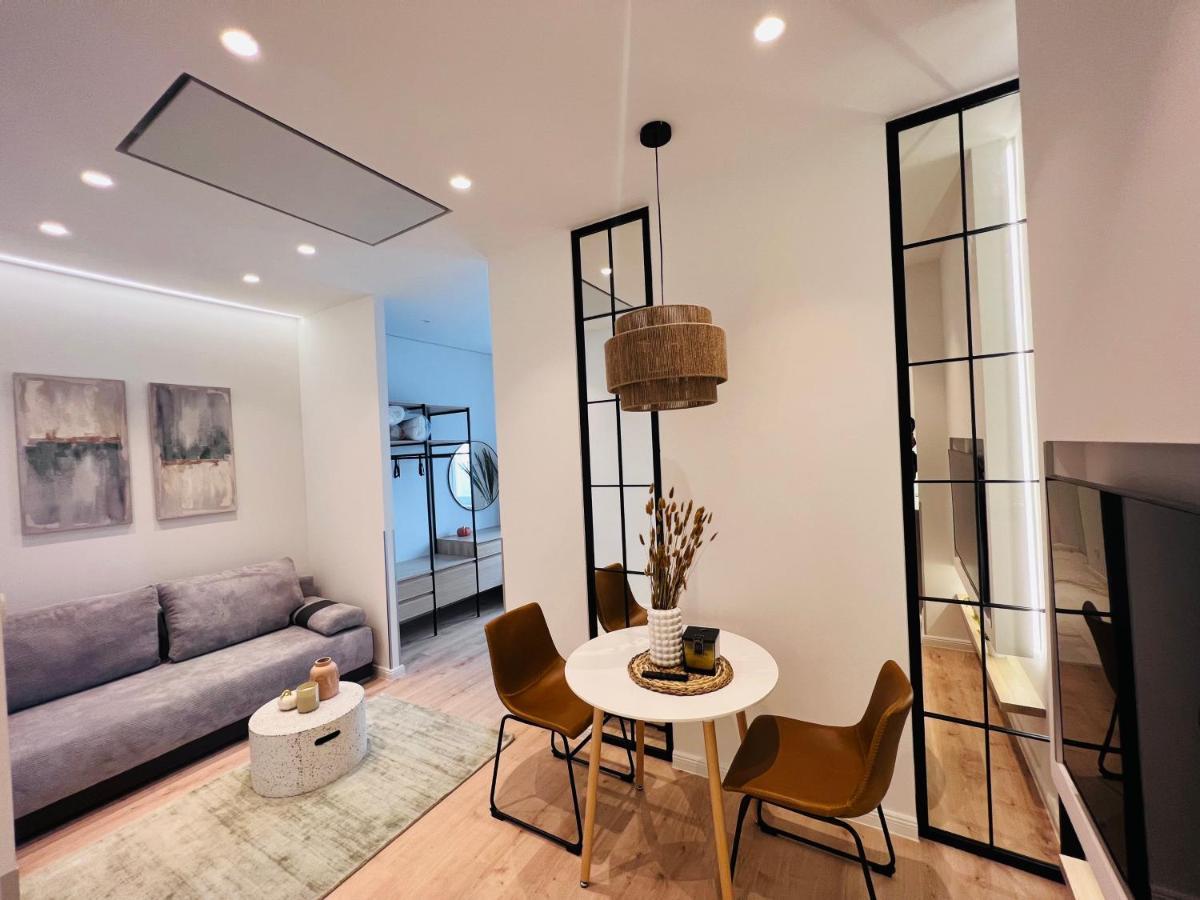 Zeus Design Schlosspark Schoenbrunn Apartment *